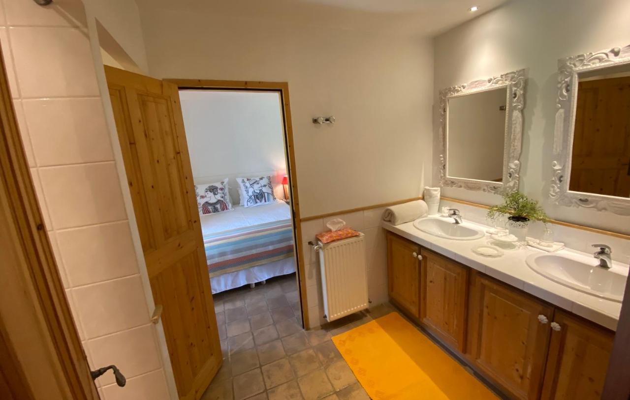 La Ferme De Gigognan Bed & Breakfast Avignon Exterior photo