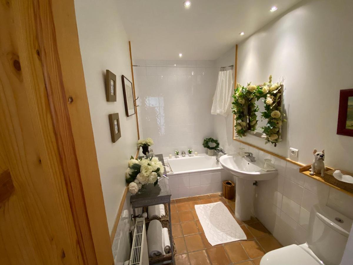 La Ferme De Gigognan Bed & Breakfast Avignon Exterior photo