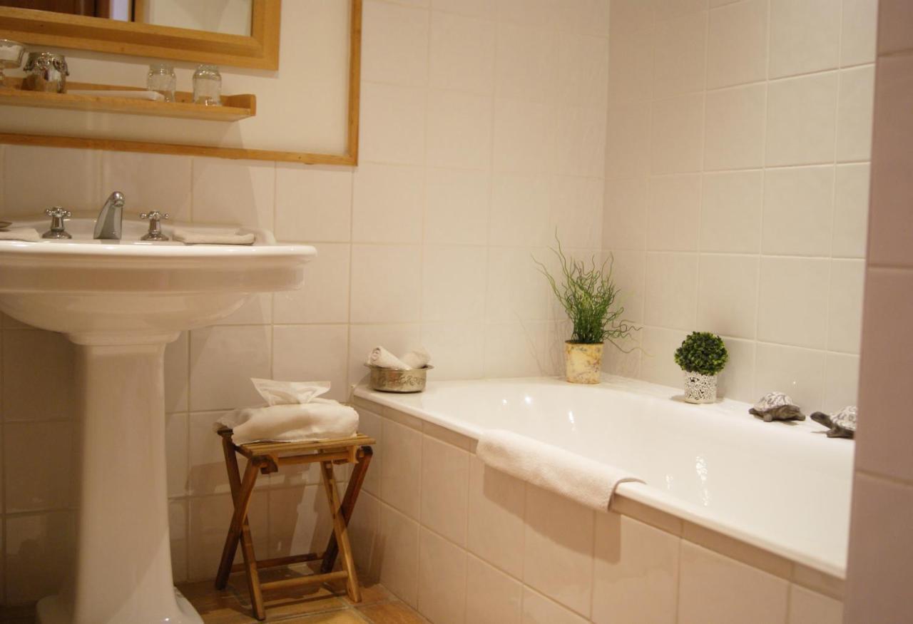 La Ferme De Gigognan Bed & Breakfast Avignon Exterior photo