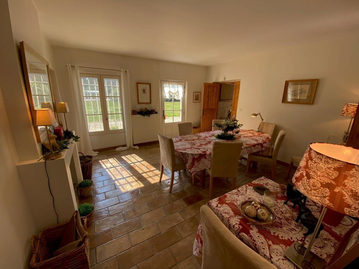 La Ferme De Gigognan Bed & Breakfast Avignon Exterior photo