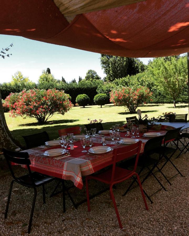 La Ferme De Gigognan Bed & Breakfast Avignon Exterior photo